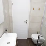 Besker Apartment *