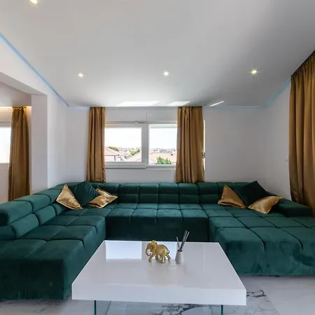 贝斯克公寓 特罗吉尔