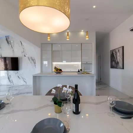 Besker Τρογκίρ